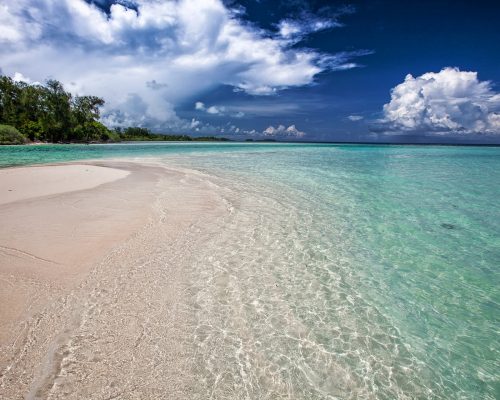 white-sand-beach-g45239a771_1920